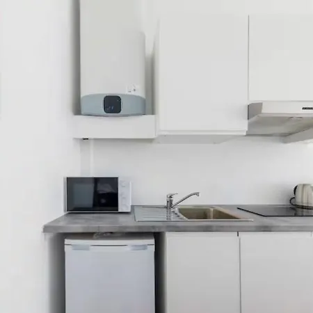 Charming Near Gare De L'est Апартаменты