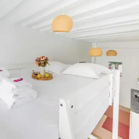 Charming Near Gare De L'est Apartment *