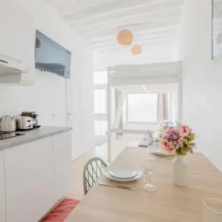 Charming Near Gare De L'est Apartment
