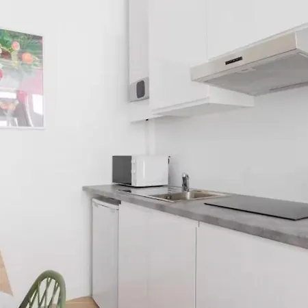 Apartment Charming Near Gare De L'est Paris